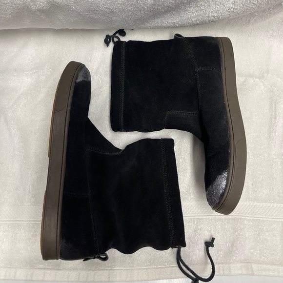 OLUKAI KAPA MOE BLACK SUEDE WITH GLITTER TOE LADIES SIZE 40 / 10 - Picture 3 of 9